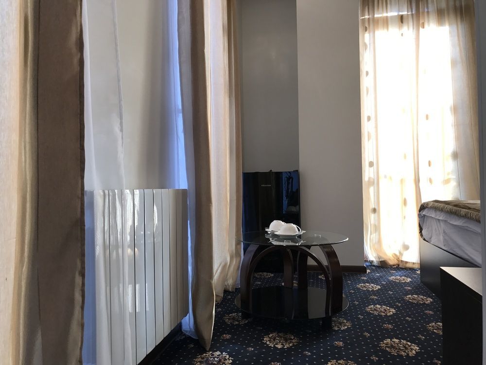 Hotel Du Vin Rouge Tbilisi Esterno foto