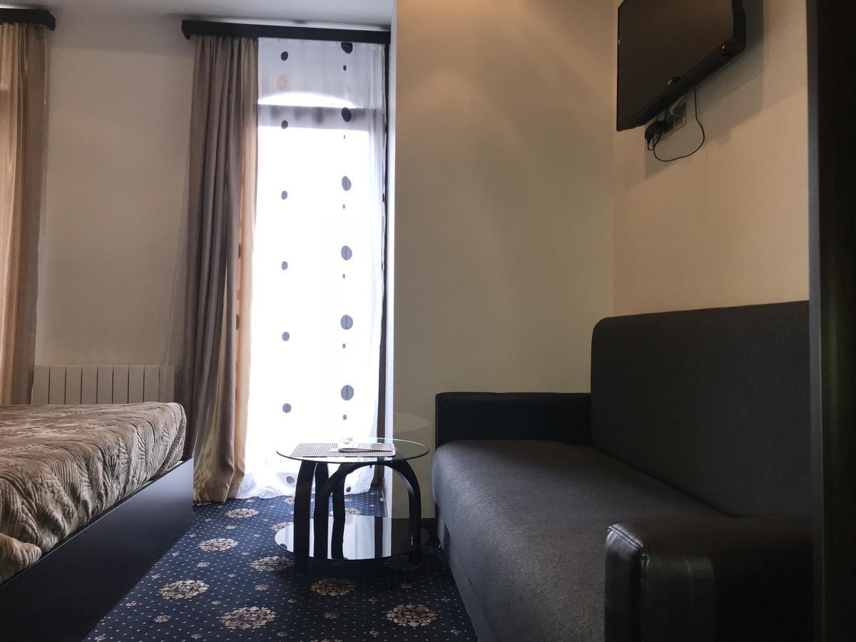 Hotel Du Vin Rouge Tbilisi Esterno foto