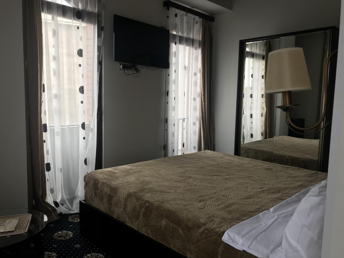 Hotel Du Vin Rouge Tbilisi Esterno foto