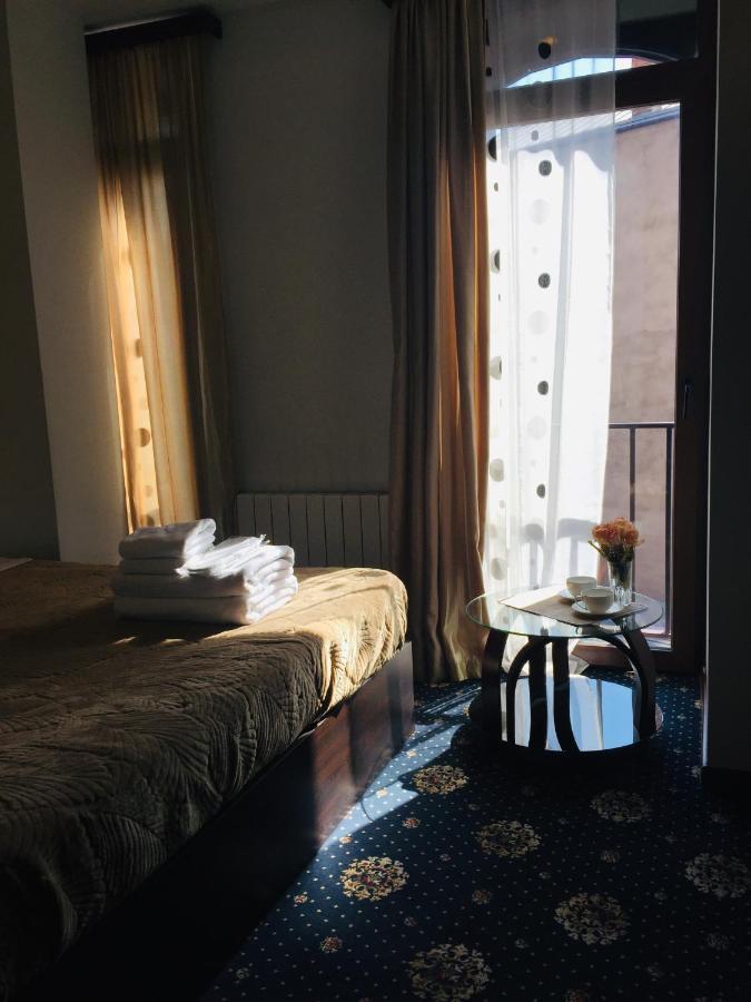 Hotel Du Vin Rouge Tbilisi Esterno foto
